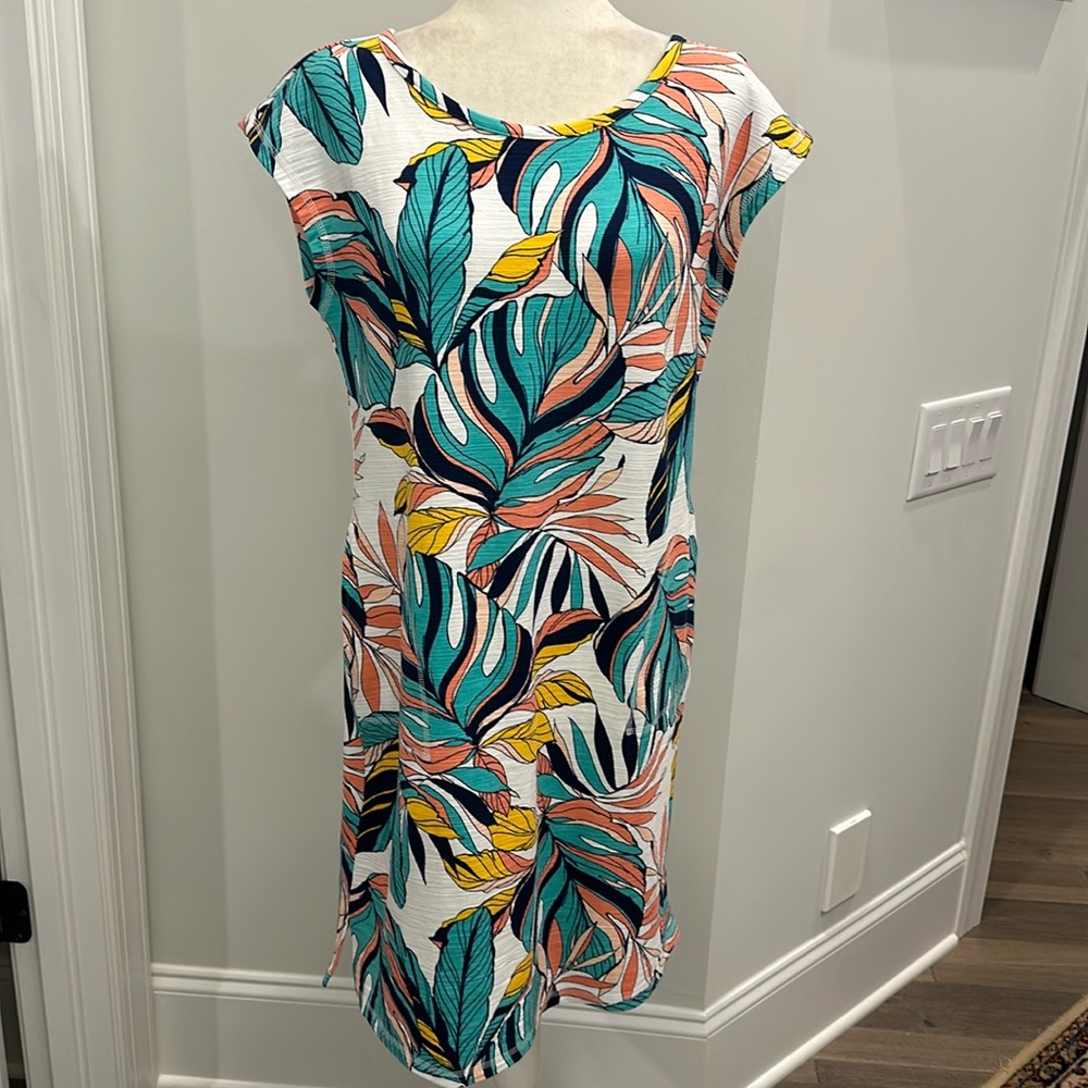 T by Talbots Short Sleeve Boat Neckline Floral UPF 50 Summer Dress